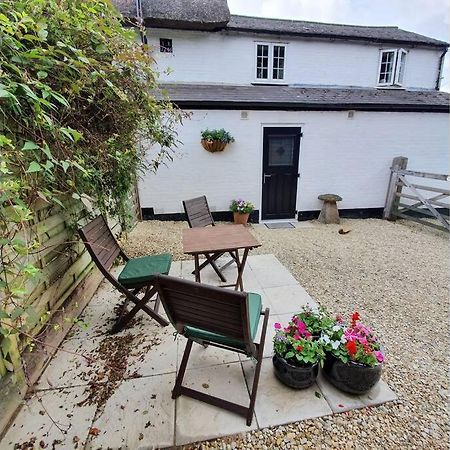 The Old Bakery Annex - Broad Hinton, Wiltshire. Apartment ภายนอก รูปภาพ