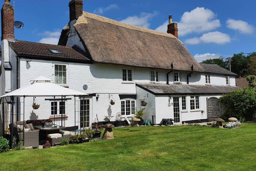The Old Bakery Annex - Broad Hinton, Wiltshire. Apartment ภายนอก รูปภาพ