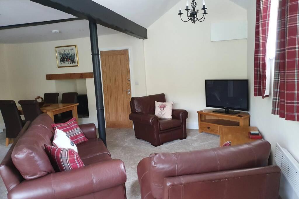 The Old Bakery Annex - Broad Hinton, Wiltshire. Apartment ภายนอก รูปภาพ